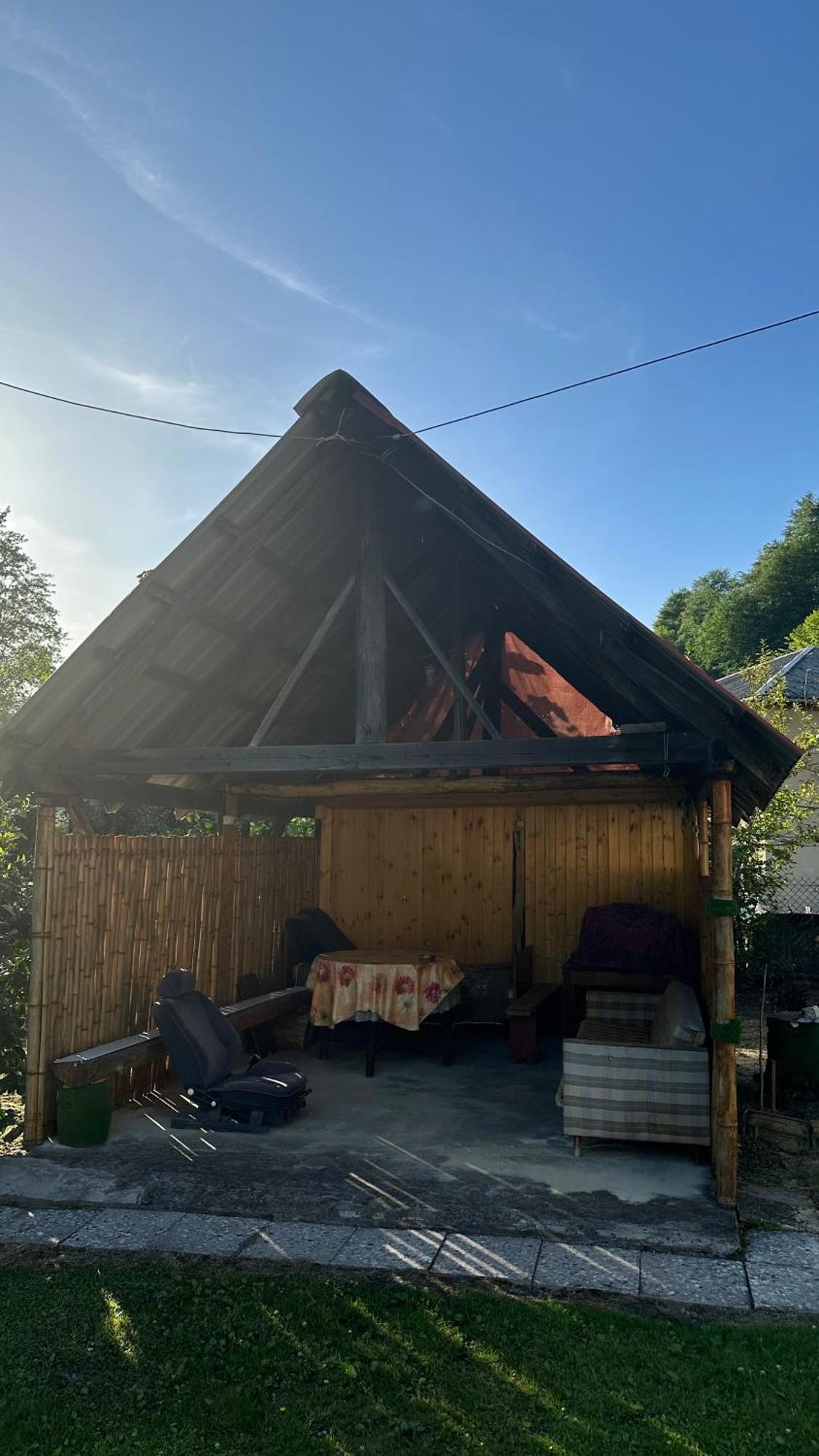 Homestay Wood House Gomi