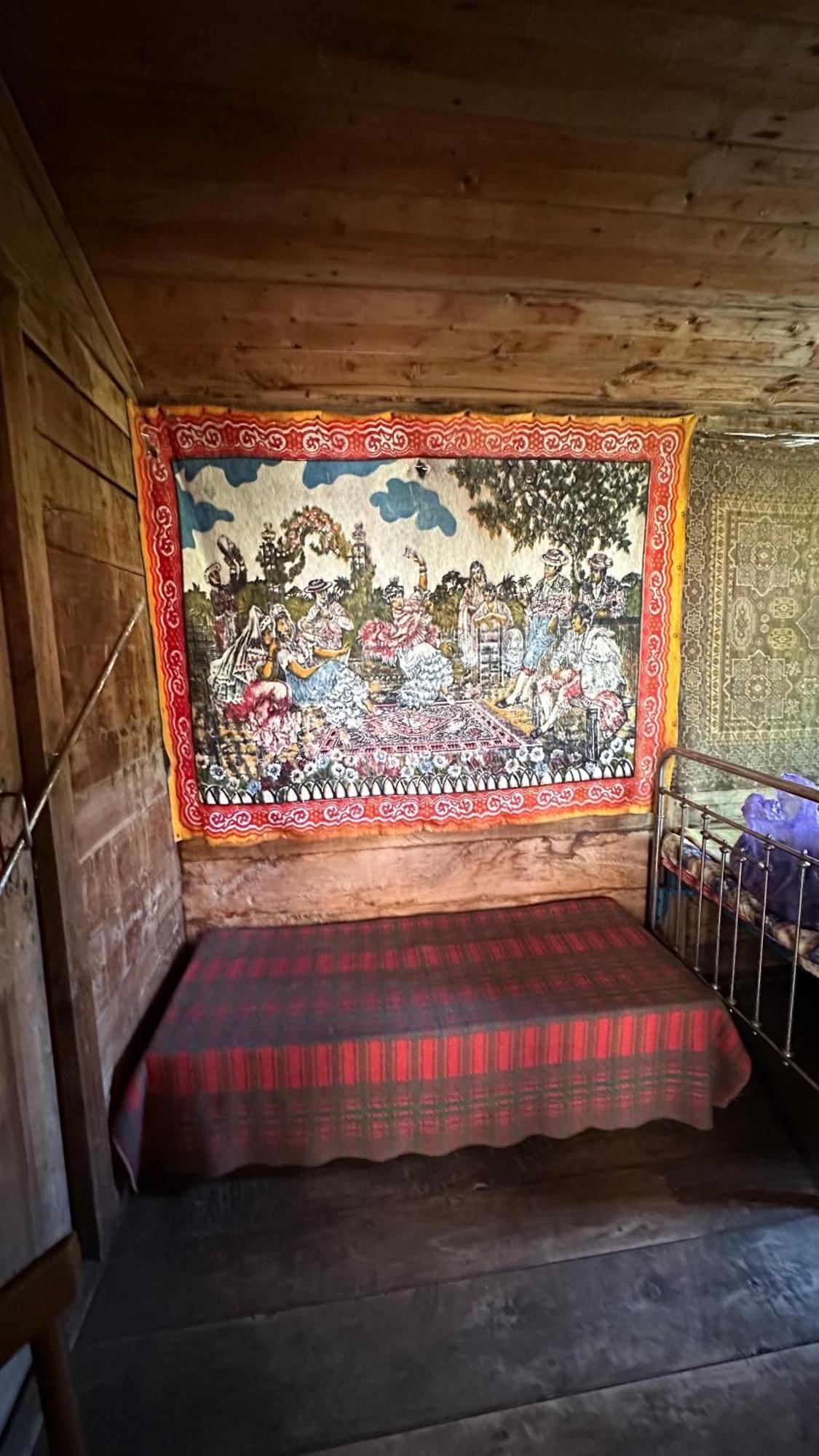 Wood House Gomi Homestay Ozurget'i