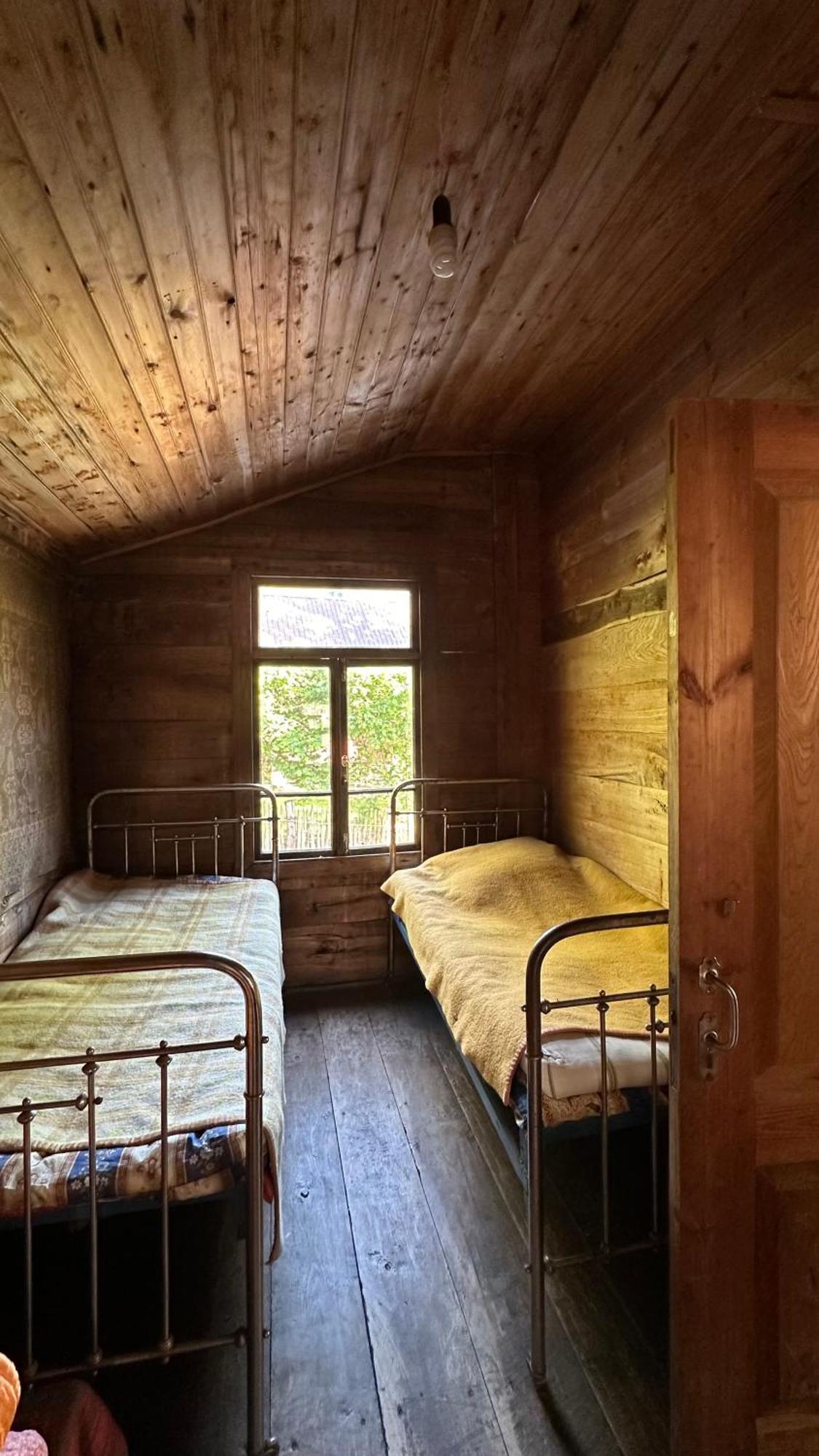 Wood House Gomi *